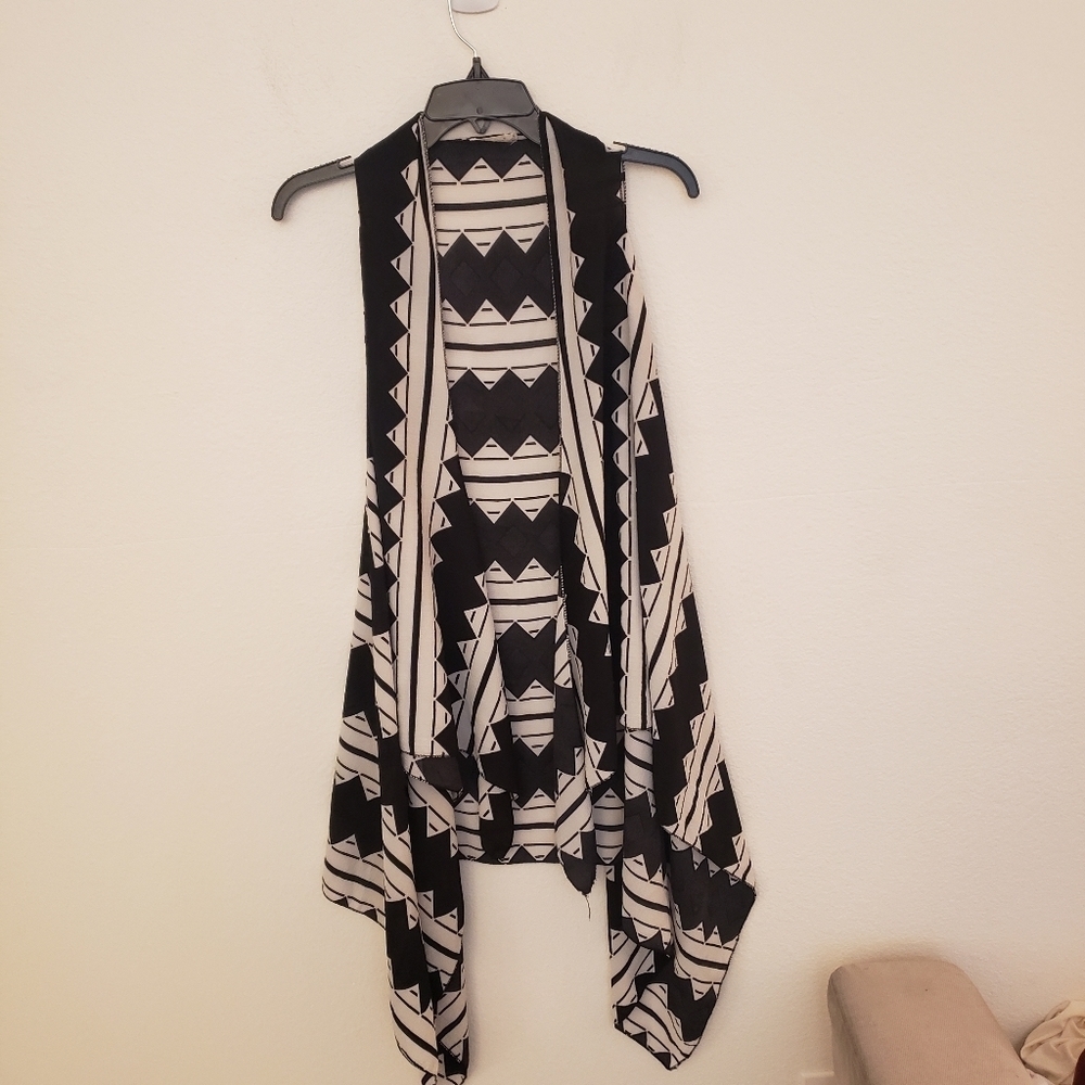 Janice Black/White Printed Scarf Vest One Size EUC